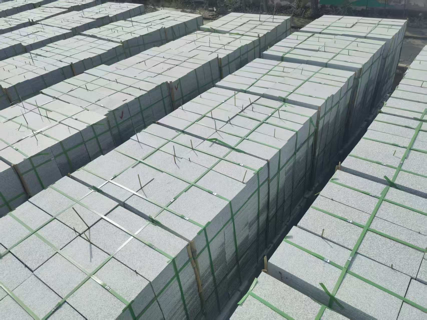 荆门 芝麻白1.8公分火烧300*600地铺，清仓大甩卖