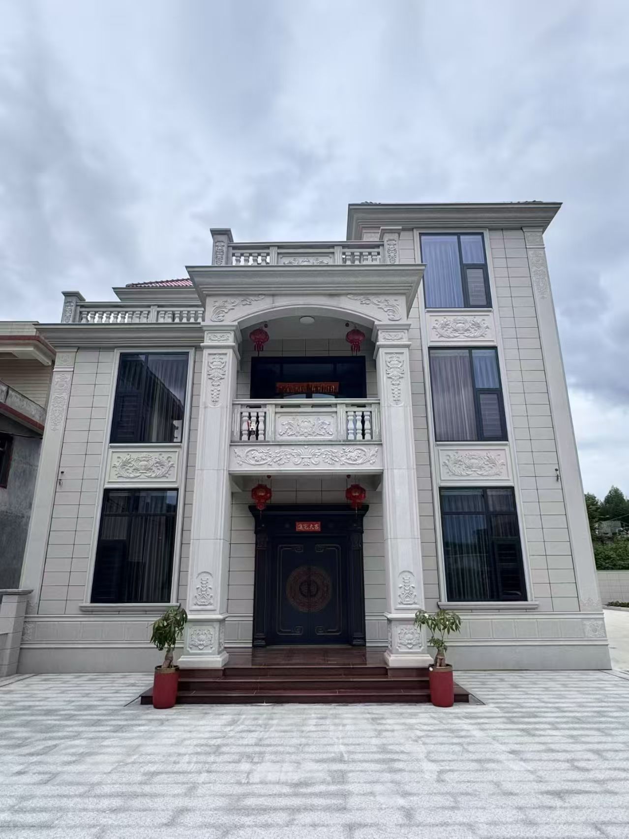 荆门 芝麻白石材别墅干挂案例展示