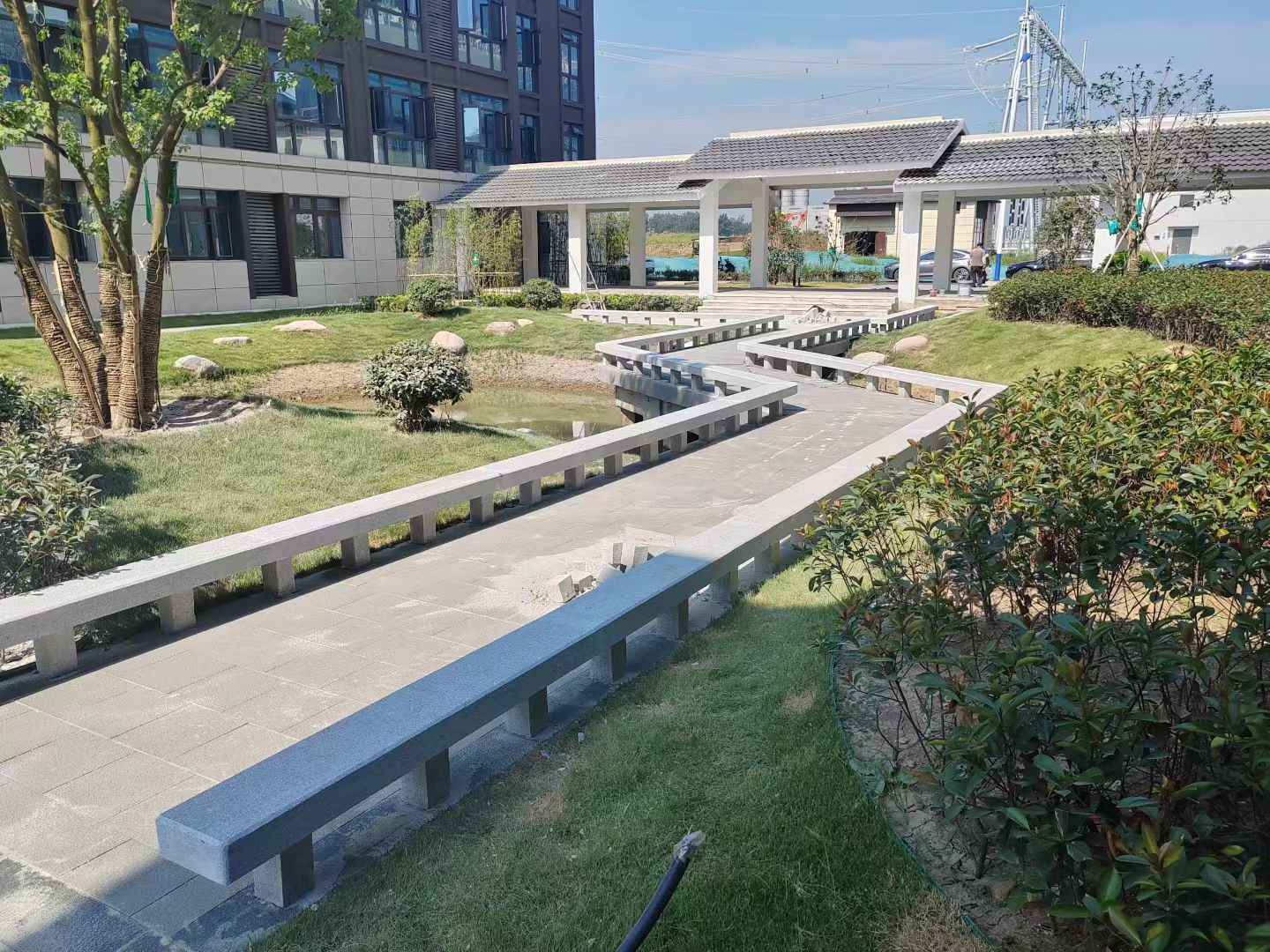 荆门 芝麻灰小区坐凳&栏杆安装效果