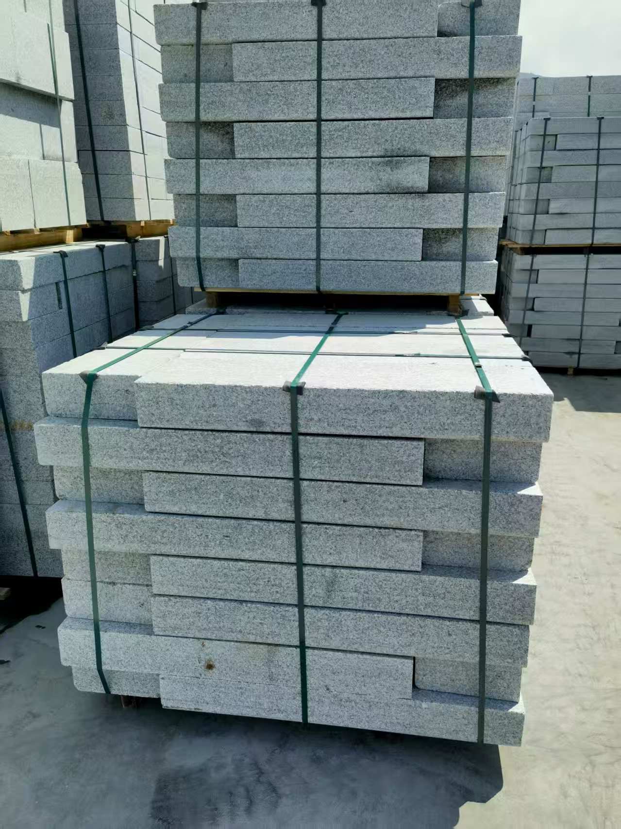 荆门 芙蓉白花岗岩路沿石、平石尺寸标准，色泽均匀