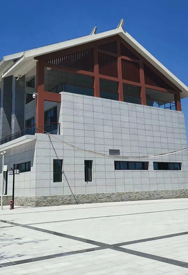 荆门芝麻灰花岗岩在景区地面及墙壁的应用